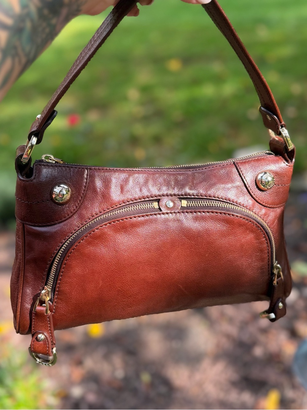 Bally VINTAGE Y2K Cognac Leather Shoulder Baguette Bag Pristine Gold Hardware